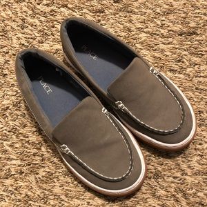 Children’s Place boys loafers Sz 5 EUC
